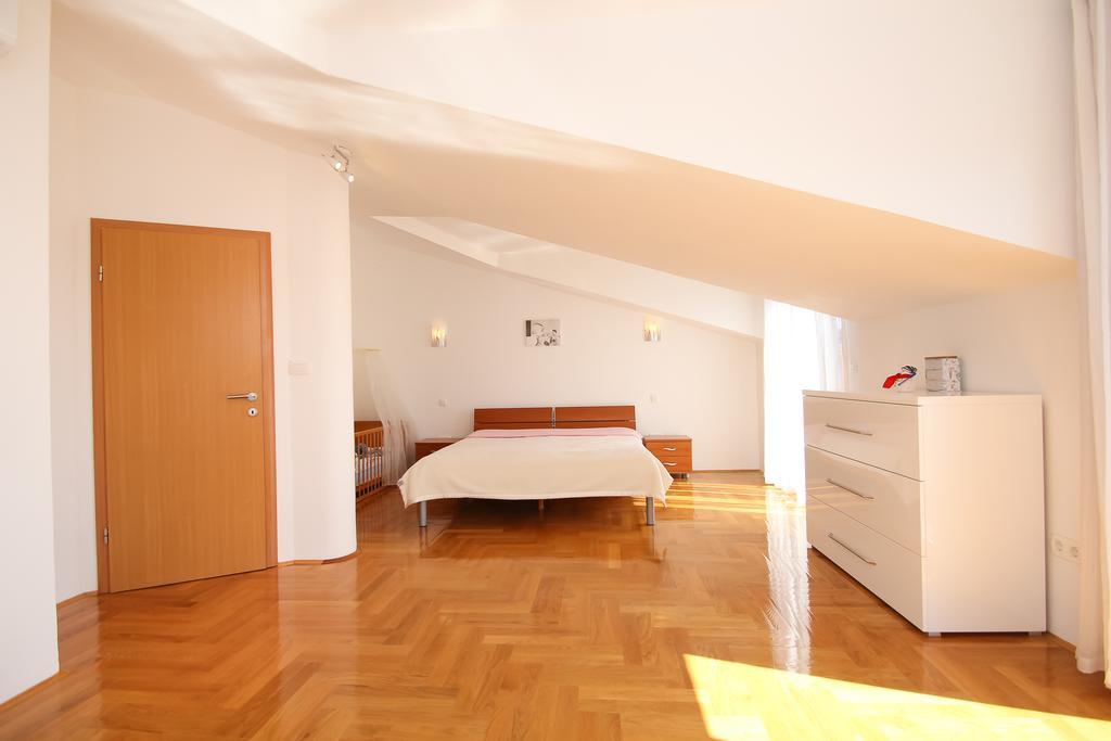 Apartman Dominik Τρογκίρ Εξωτερικό φωτογραφία